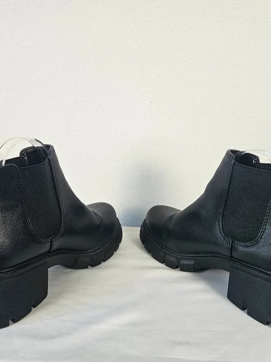 Soda Women's Faux Leather Chelsea Pull On Lug Ankle Boots Size 7.5 - Picture 9 of 10